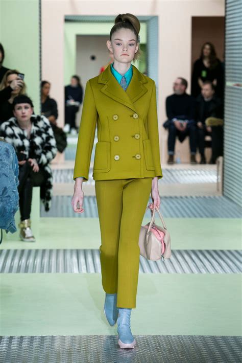 prada fall 2015 review|Prada: Fall 2015 RTW .